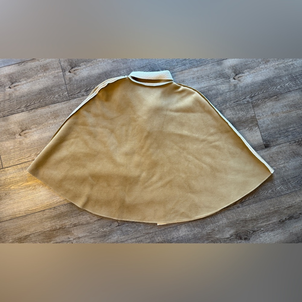Kate Landry Tan and Cream Cape - Picture 2 of 5